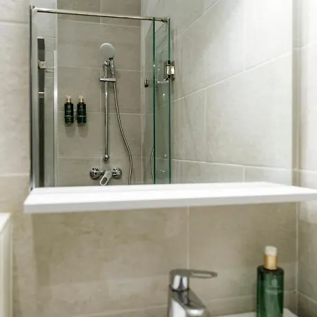 20 - New Building & Parking * Bucarest