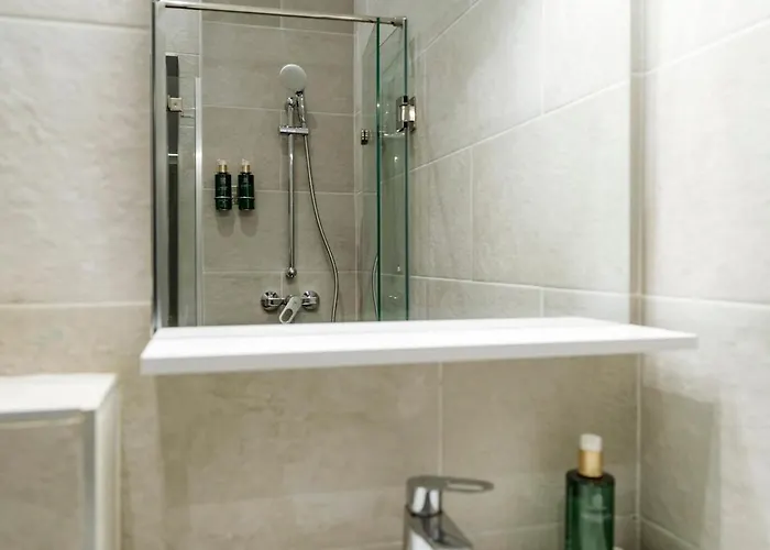 20 - New Building & Parking * بوخارست