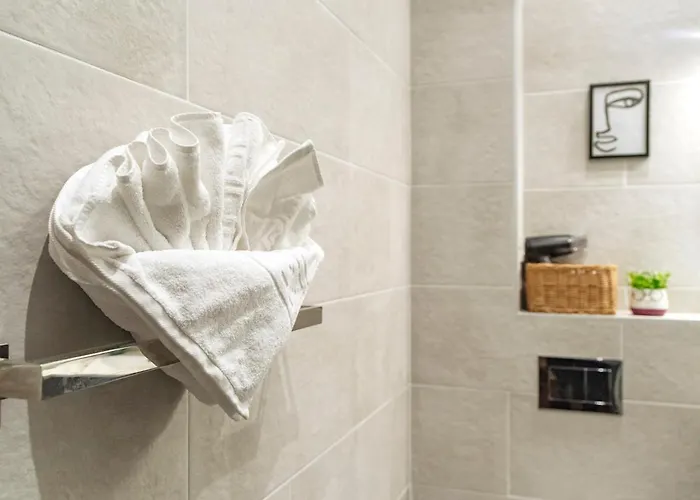 20 - New Building & Parking شقة *